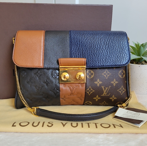 💕STUNNING Very Rare Louis Vuitton Monogram Blocks Pochette Plate Marine - Picture 4 of 16
